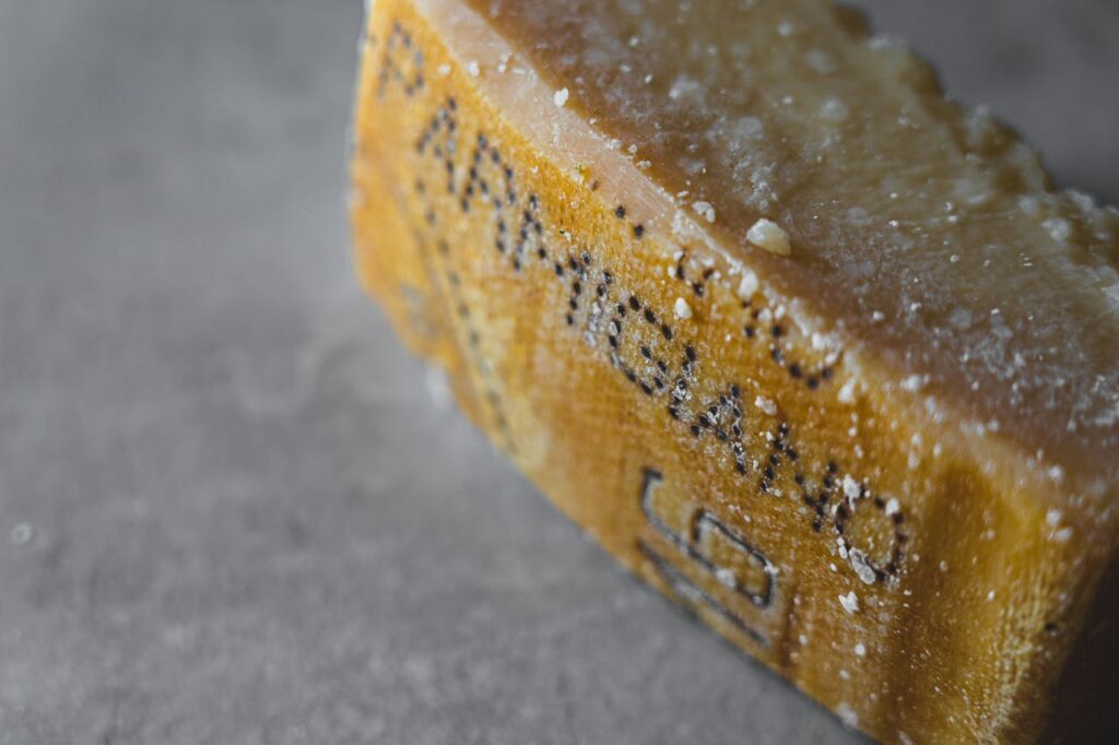 Is parmezaanse kaas gepasteuriseerd en wat betekent dat voor jou?