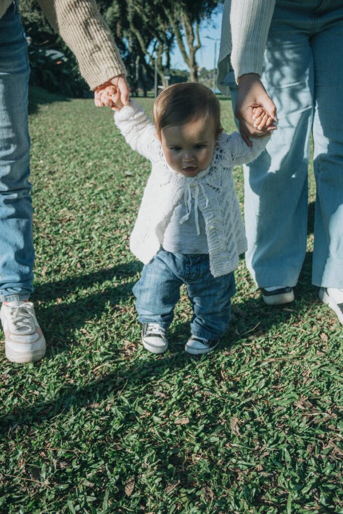 De eerste wandeling: wanneer mag een baby naar buiten?