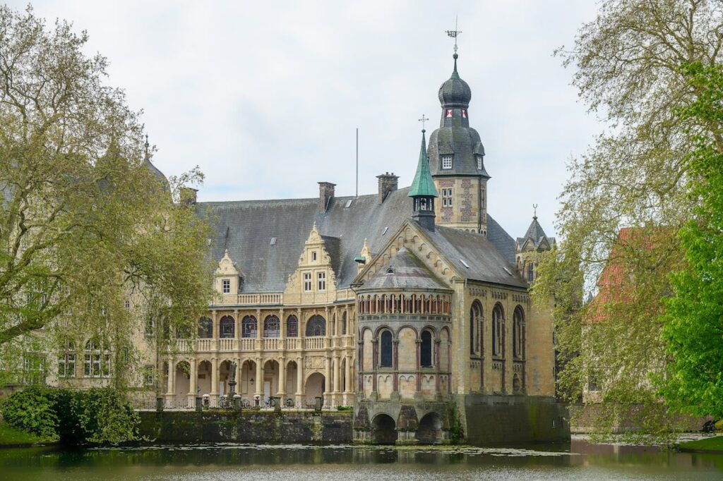 De rol van vrouwen in het leven van Eric van der Burg